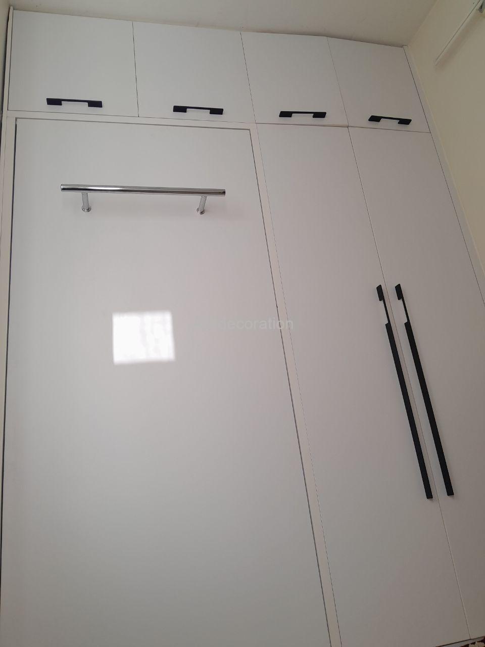 کمد رخت خواب دو درب لولایی با دستگیره بلند مشکی سفید - Image 4