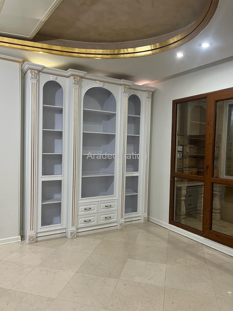 کمد کتابخانه کلاسیک چوبی ایستاده پلی اورتان سفیدطلایی سبک مراکشی - Image 24