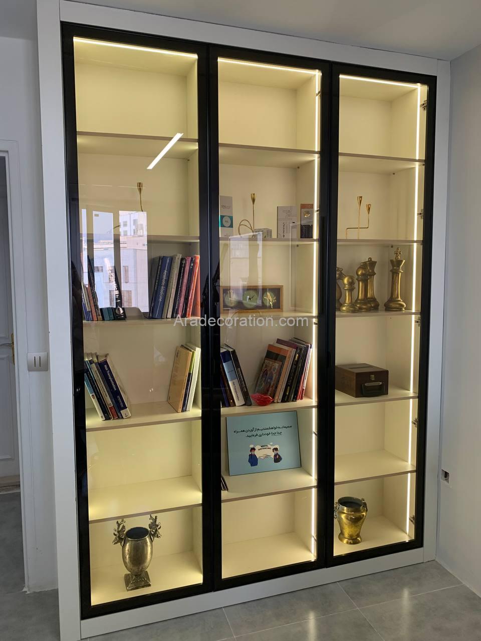 ویترین با درب قاب دار شیشه ای مدرن - Image 3